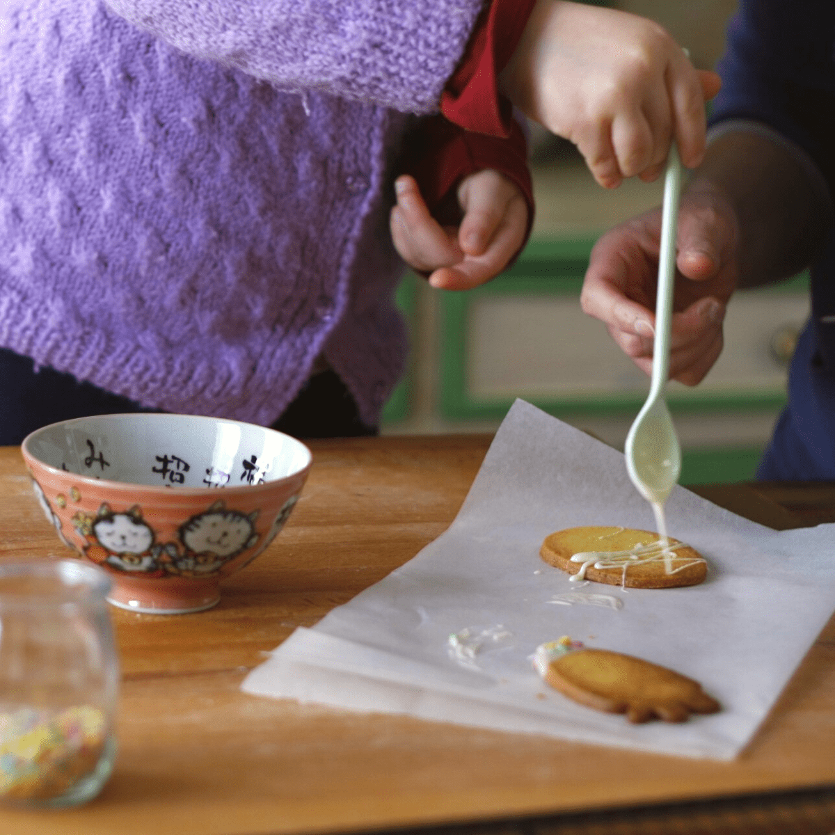 come inventarsi un'attività semplice da fare in cucina con i bimbi
